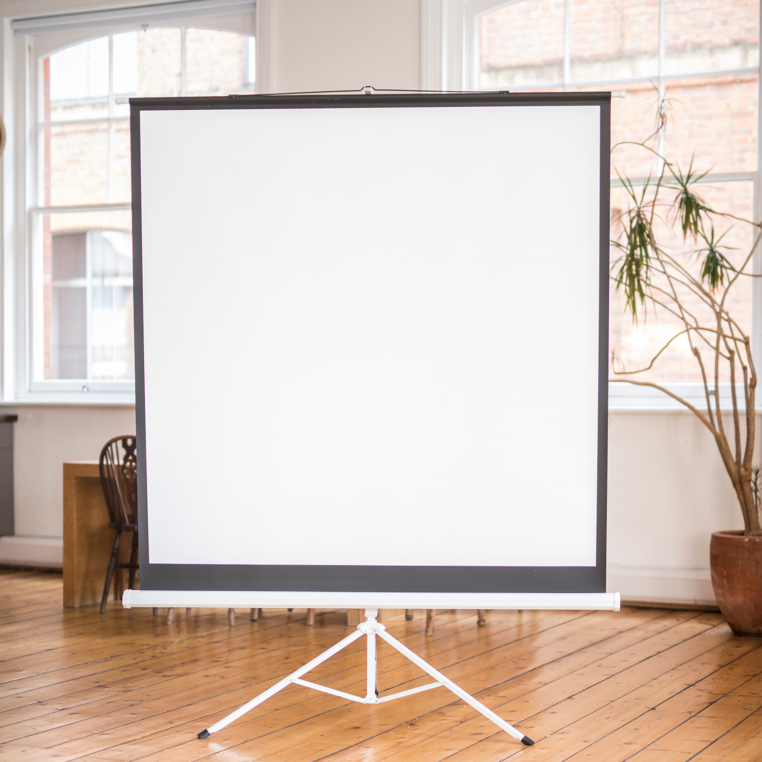 Schermo di Proiezione Manuale su Treppiede AV:Link 952.326UK - immagine 5